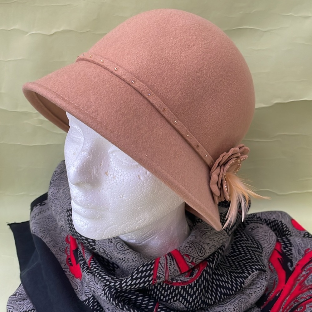New tan August wool hat